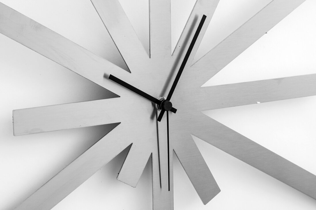 Modern Wall Clocks as a Gift Idea
