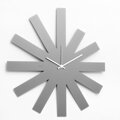 Šedé nástěnné hodiny, plexi 40x30xm: Gray Star - Šedé | atelierDSGN