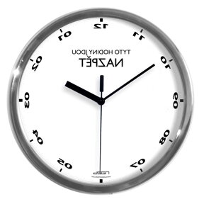 Obrácené designové nástěnné hodiny