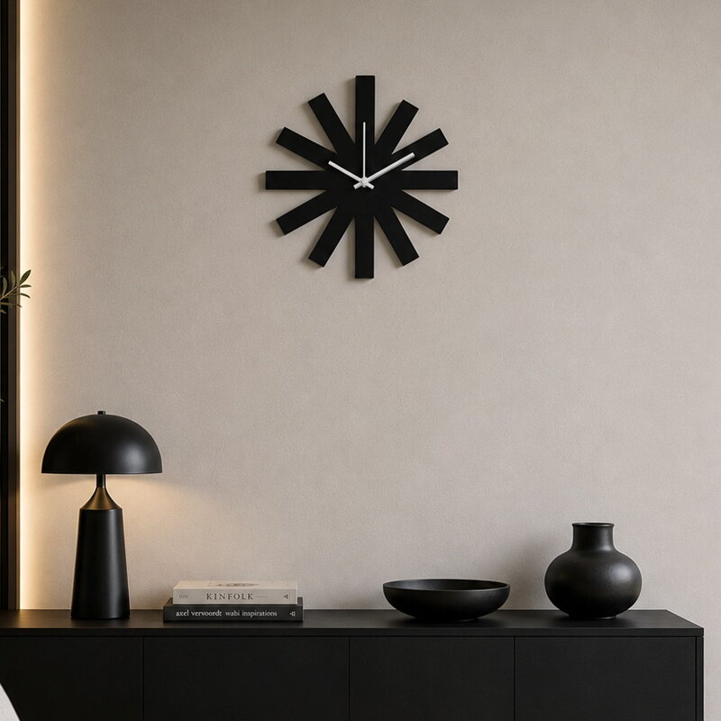 Średniej wielkości zegar ścienny, czarny plastik 40x30cm: Black Star | atelierDSGN